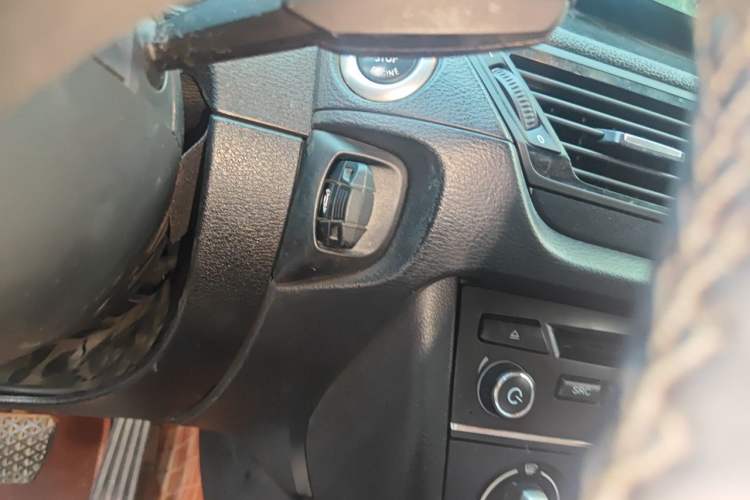 Used BMW X1 2013 sDrive18i Fashion Model Vehicle Key