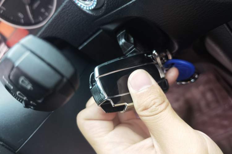 Used BMW X1 2013 sDrive18i Fashion Model Vehicle Key
