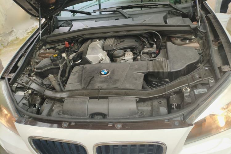 Used BMW X1 2013 sDrive18i Fashion Model Engine Bay