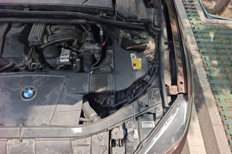Used BMW X1 2013 sDrive18i Fashion Model Engine Bay Left