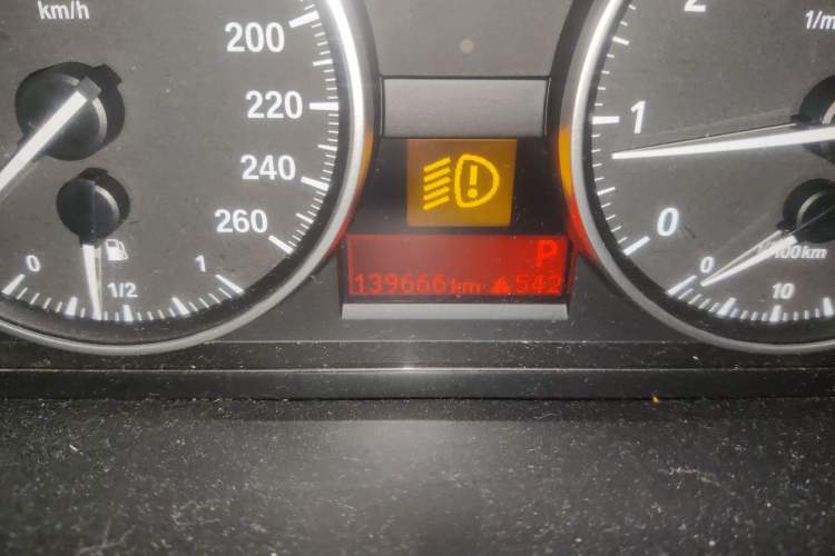 Used BMW X1 2013 sDrive18i Fashion Model Odometer Close Up