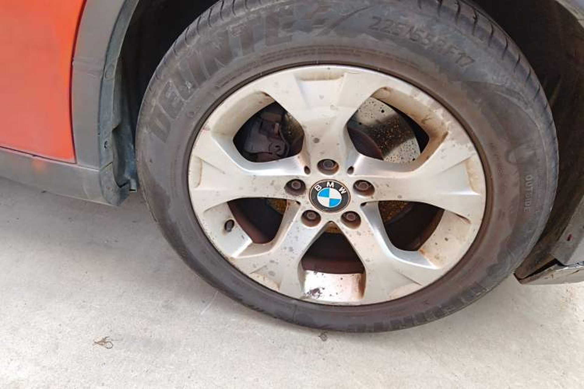 Used BMW X1 2013 sDrive18i Leading Model Right Front Wheel Hub