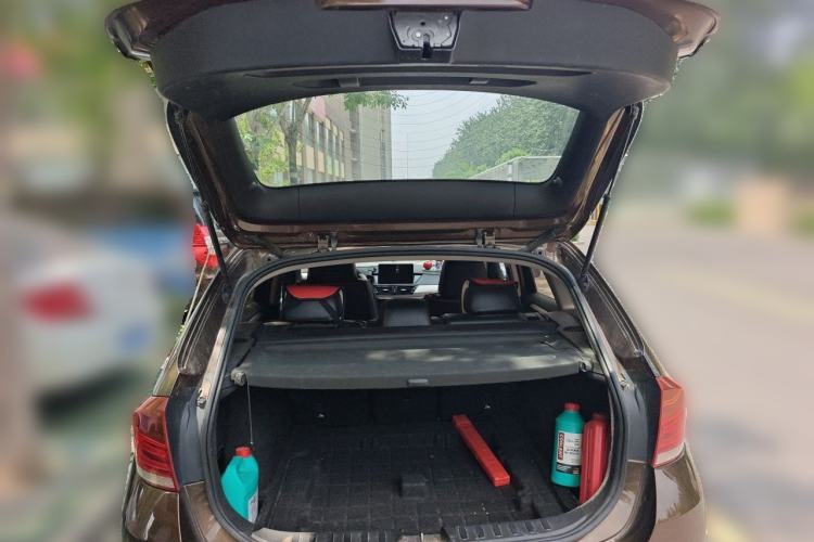 Used BMW X1 2013 sDrive18i Fashion Model Trunk