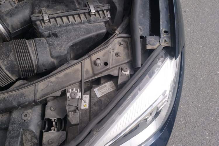 Used BMW X1 2014 sDrive18i Leading Model Engine Bay Left