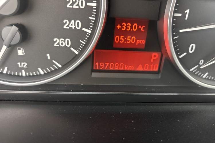 Used BMW X1 2014 sDrive18i Fashion Model Odometer Close Up