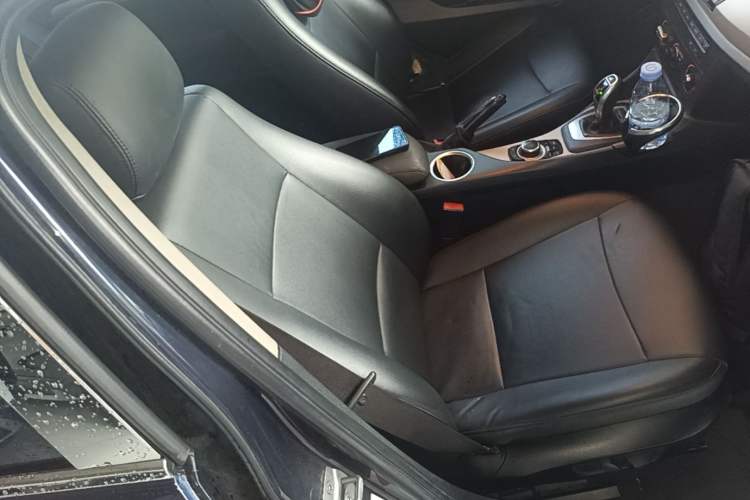 Used BMW X1 2014 sDrive18i Fashion Model Right Front Seat