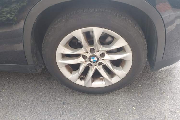 Used BMW X1 2014 sDrive18i Leading Model Right Front Wheel Hub