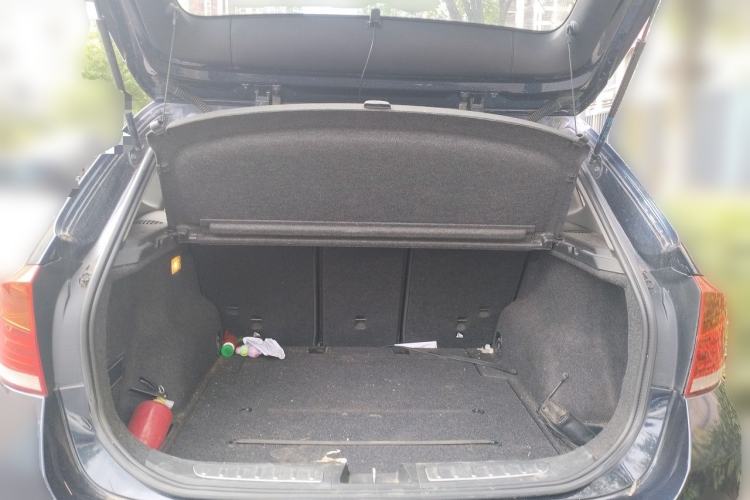 Used BMW X1 2014 sDrive18i Leading Model Trunk