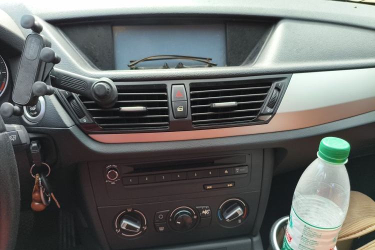 Used BMW X1 2014 sDrive18i Fashion Model Audio And AC Panel