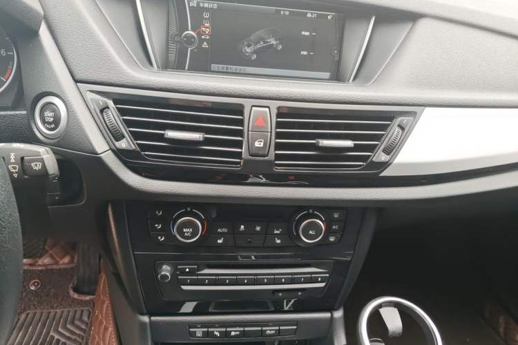 Used BMW X1 2014 sDrive18i Leading Model Audio And AC Panel