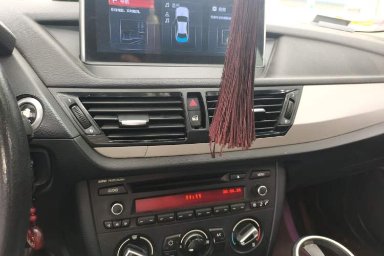 Used BMW X1 2014 sDrive18i Fashion Model Audio And AC Panel