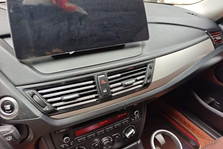 Used BMW X1 2014 sDrive18i Fashion Model Audio And AC Panel