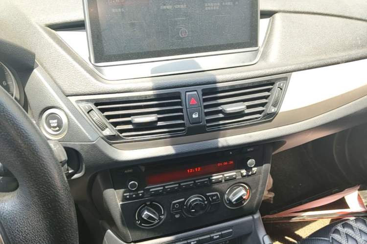 Used BMW X1 2014 sDrive18i Fashion Model Audio And AC Panel