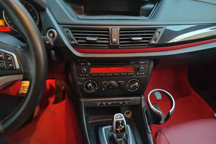 Used BMW X1 2014 sDrive18i Fashion Model Audio And AC Panel