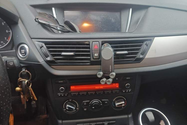 Used BMW X1 2014 sDrive18i Fashion Model Audio And AC Panel