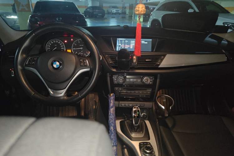 Used BMW X1 2014 sDrive18i Leading Model Center Console