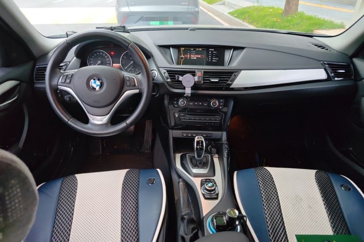 Used BMW X1 2014 sDrive18i Leading Model Center Console