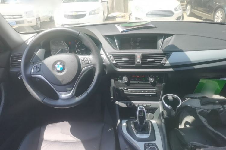 Used BMW X1 2014 sDrive18i Leading Model Center Console