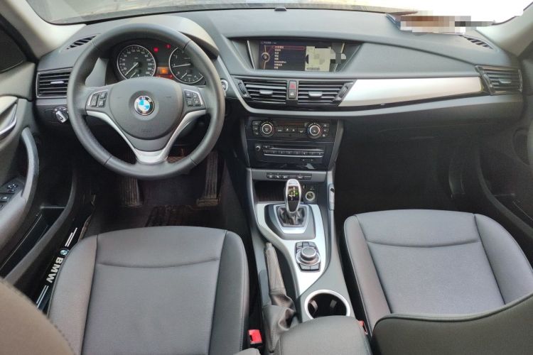Used BMW X1 2014 sDrive18i Leading Model Center Console