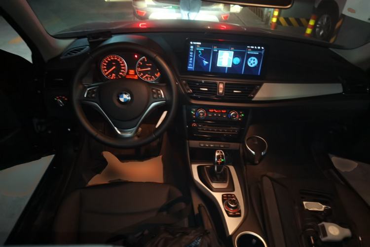 Used BMW X1 2014 sDrive18i Leading Model Center Console