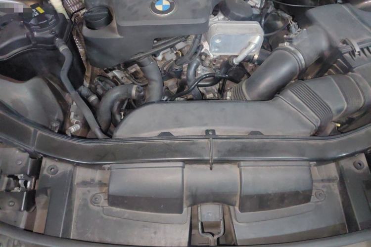 Used BMW X1 2014 sDrive18i Fashion Model Engine Bay