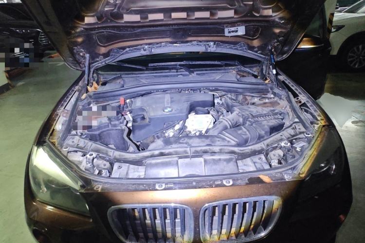 Used BMW X1 2014 sDrive18i Fashion Model Engine Bay