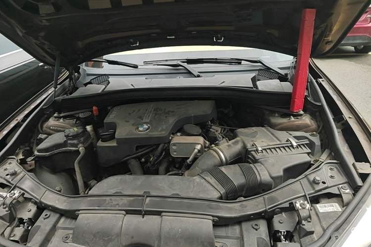 Used BMW X1 2014 sDrive18i Fashion Model Engine Bay