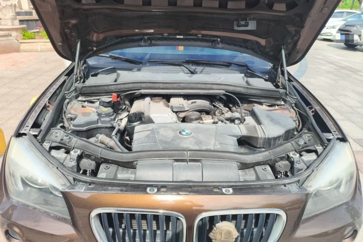 Used BMW X1 2014 sDrive18i Fashion Model Engine Bay