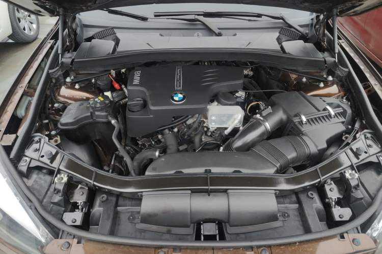 Used BMW X1 2014 sDrive18i Fashion Model Engine Bay