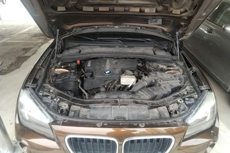 Used BMW X1 2014 sDrive18i Fashion Model Engine Bay