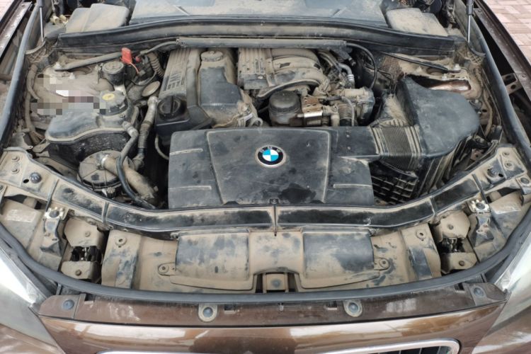 Used BMW X1 2014 sDrive18i Fashion Model Engine Bay