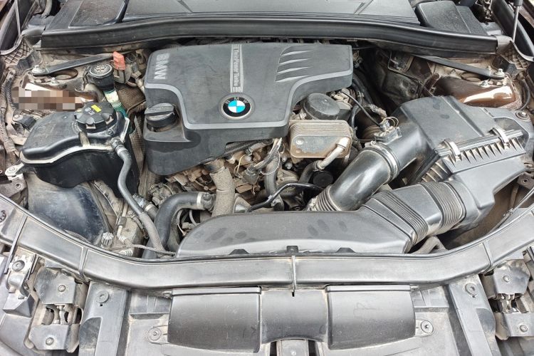 Used BMW X1 2014 sDrive18i Fashion Model Engine Bay