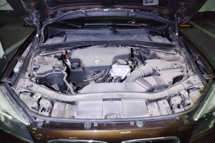 Used BMW X1 2014 sDrive18i Fashion Model Engine Bay