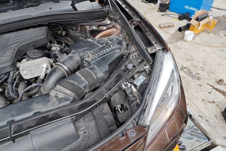 Used BMW X1 2014 sDrive18i Leading Model Engine Bay Left