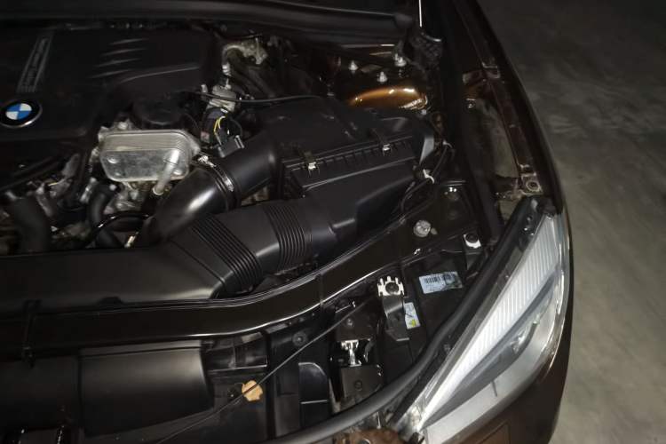 Used BMW X1 2014 sDrive18i Leading Model Engine Bay Left