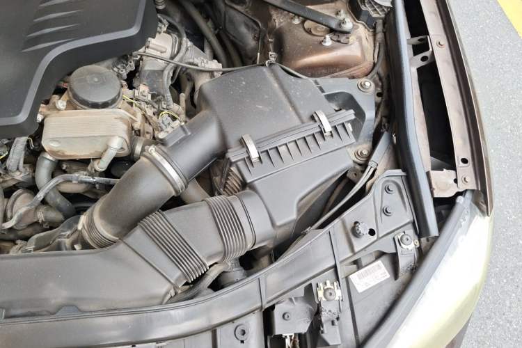 Used BMW X1 2014 sDrive18i Fashion Model Engine Bay Left