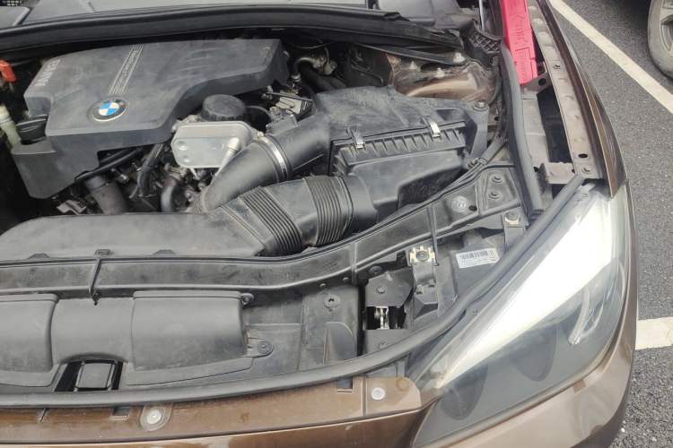 Used BMW X1 2014 sDrive18i Fashion Model Engine Bay Left