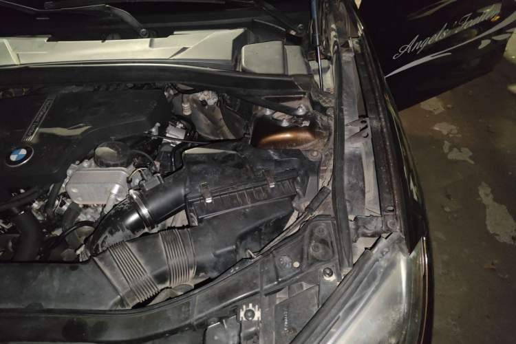 Used BMW X1 2014 sDrive18i Fashion Model Engine Bay Left