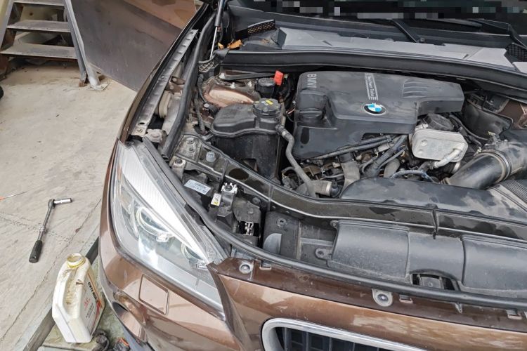 Used BMW X1 2014 sDrive18i Leading Model Engine Bay Right