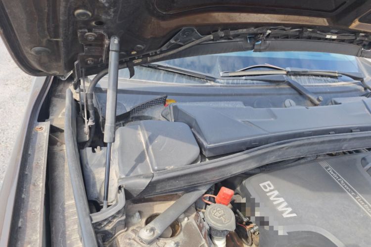 Used BMW X1 2014 sDrive18i Fashion Model Engine Bay Right