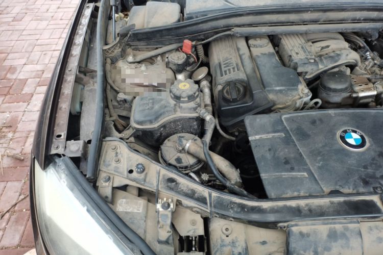 Used BMW X1 2014 sDrive18i Fashion Model Engine Bay Right