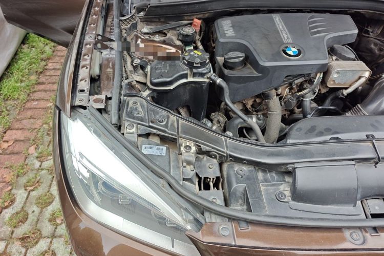 Used BMW X1 2014 sDrive18i Fashion Model Engine Bay Right