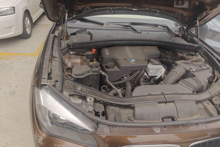 Used BMW X1 2014 sDrive18i Fashion Model Engine Bay Right