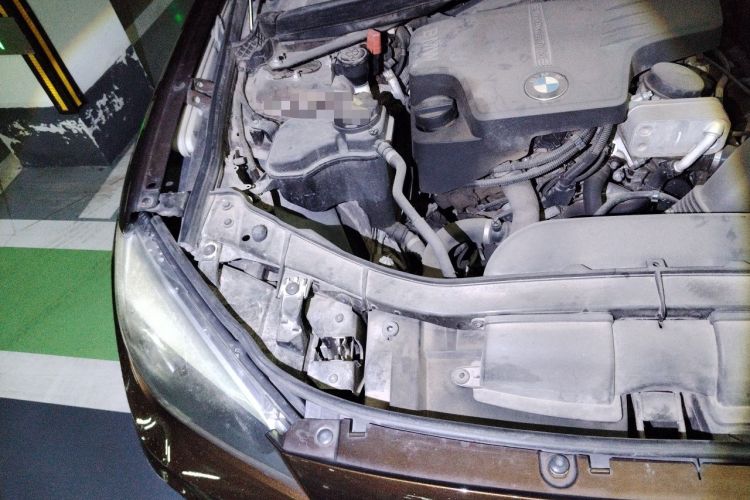 Used BMW X1 2014 sDrive18i Fashion Model Engine Bay Right