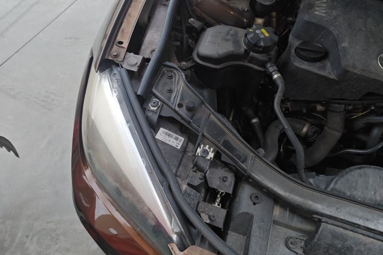 Used BMW X1 2014 sDrive18i Fashion Model Engine Bay Right
