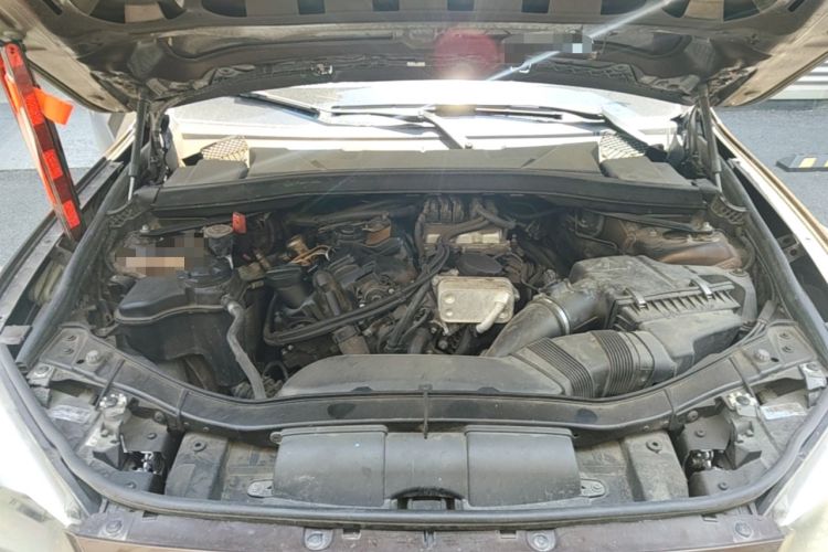 Used BMW X1 2014 sDrive18i Fashion Model Engine Bay