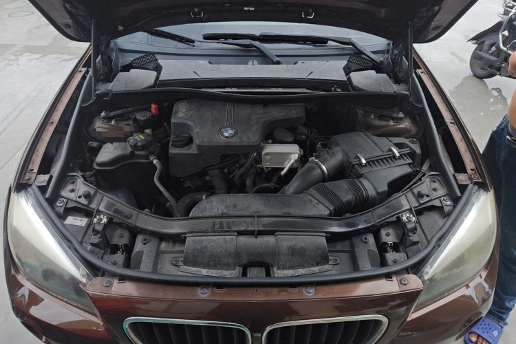 Used BMW X1 2014 sDrive18i Fashion Model Engine Bay