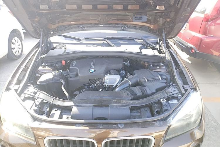 Used BMW X1 2014 sDrive18i Fashion Model Engine Bay