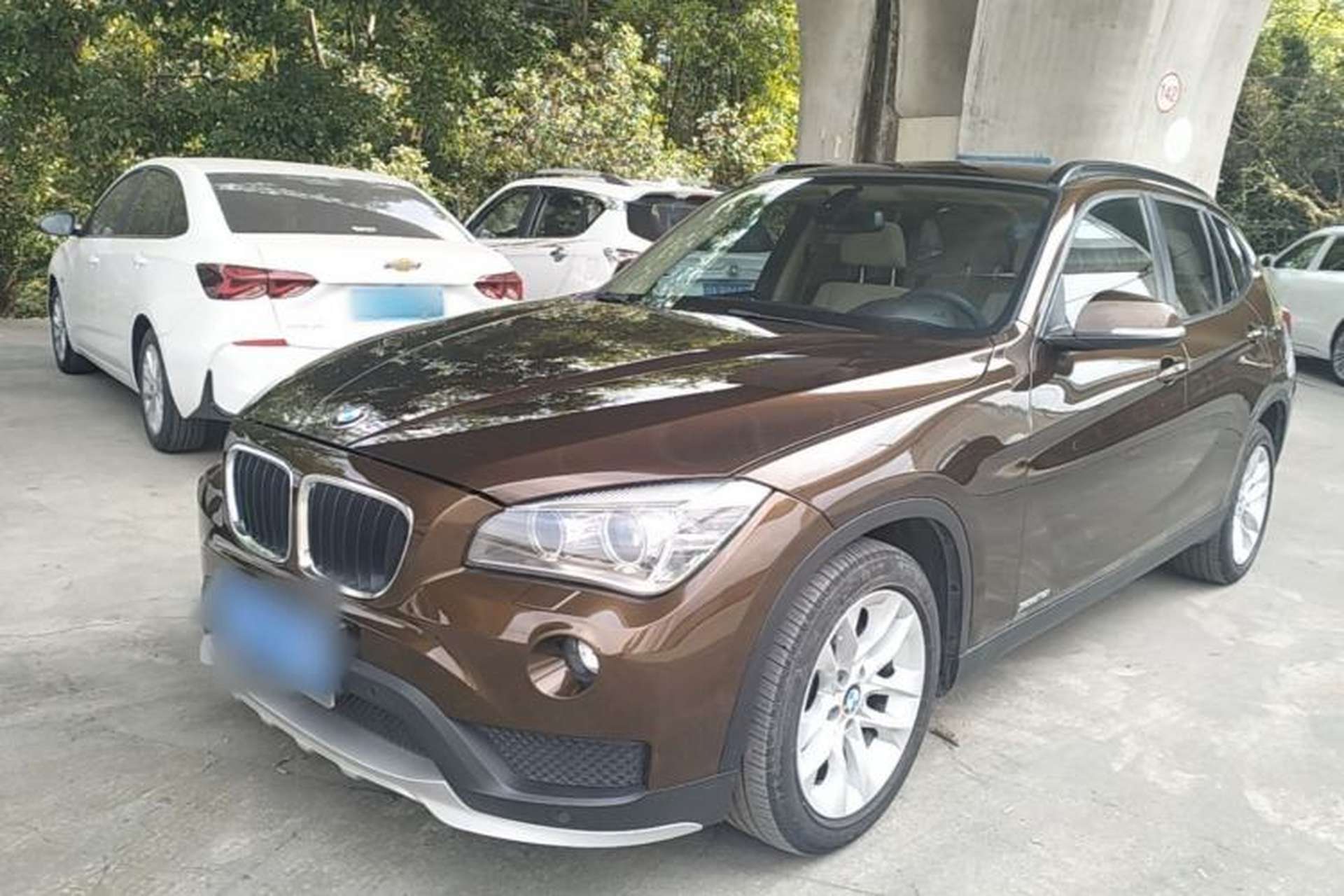 Used BMW X1 2014 sDrive18i Leading Model Front Left 45 Deg