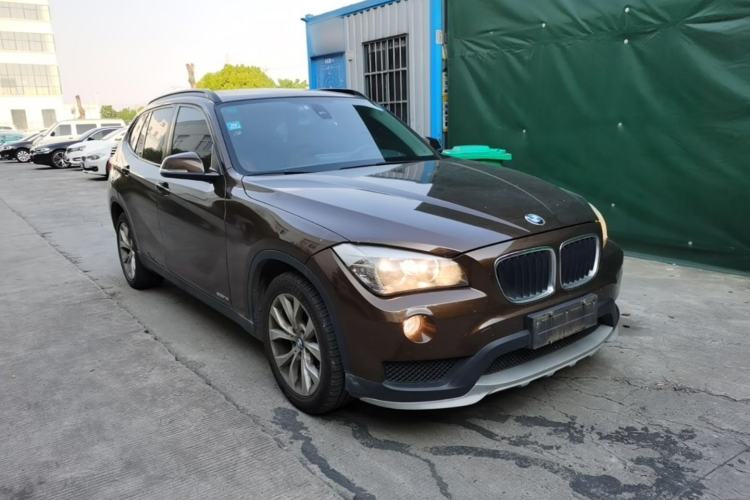 Used BMW X1 2014 sDrive18i Fashion Model Front Right 45 Deg